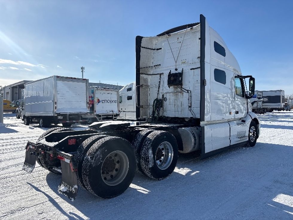 Sleeper Tractor-Heavy Duty Tractors-Volvo-2020-VNL64760-Ottawa-ON-779,613\n\t\tkm-$ 84,250 - Image 7