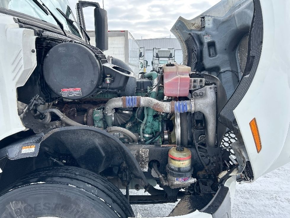 Sleeper Tractor-Heavy Duty Tractors-Volvo-2020-VNL64760-Ottawa-ON-781,319\n\t\tkm-$ 84,000 - Image 20