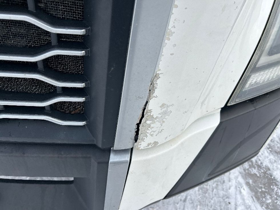 Sleeper Tractor-Heavy Duty Tractors-Volvo-2020-VNL64760-Ottawa-ON-781,319\n\t\tkm-$ 84,000 - Image 22