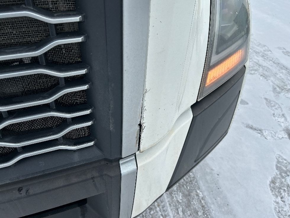 Sleeper Tractor-Heavy Duty Tractors-Volvo-2020-VNL64760-Ottawa-ON-805,329\n\t\tkm-$ 82,750 - Image 22