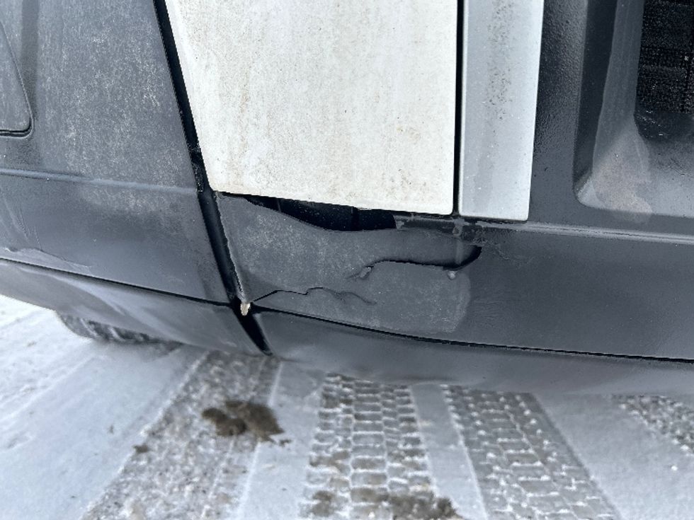 Sleeper Tractor-Heavy Duty Tractors-Volvo-2020-VNL64760-Ottawa-ON-805,329\n\t\tkm-$ 82,750 - Image 23