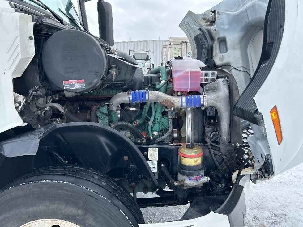 Sleeper Tractor-Heavy Duty Tractors-Volvo-2020-VNL64760-Ottawa-ON-835,948\n\t\tkm-$ 81,000 - Image 20