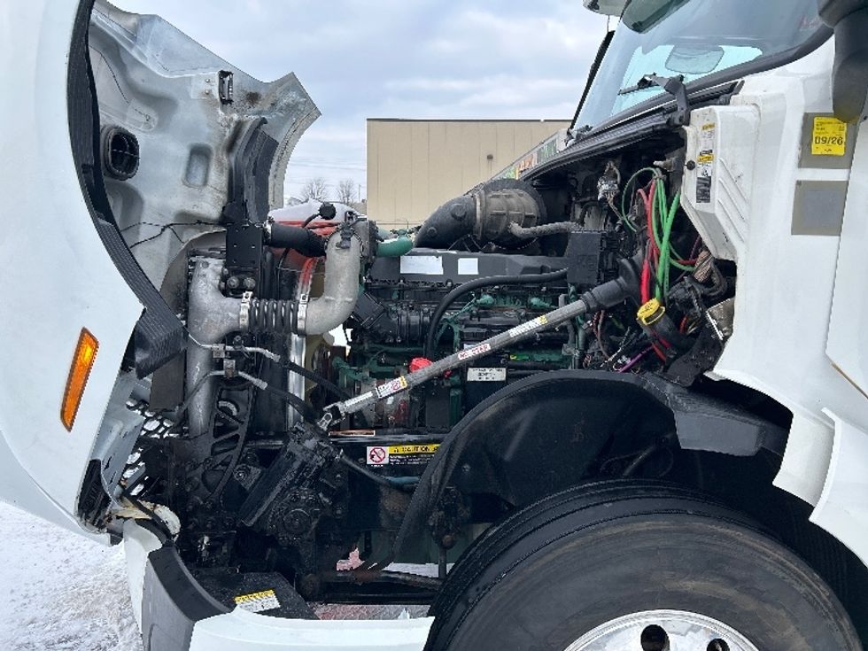 Sleeper Tractor-Heavy Duty Tractors-Volvo-2020-VNL64760-Ottawa-ON-835,948\n\t\tkm-$ 81,000 - Image 21