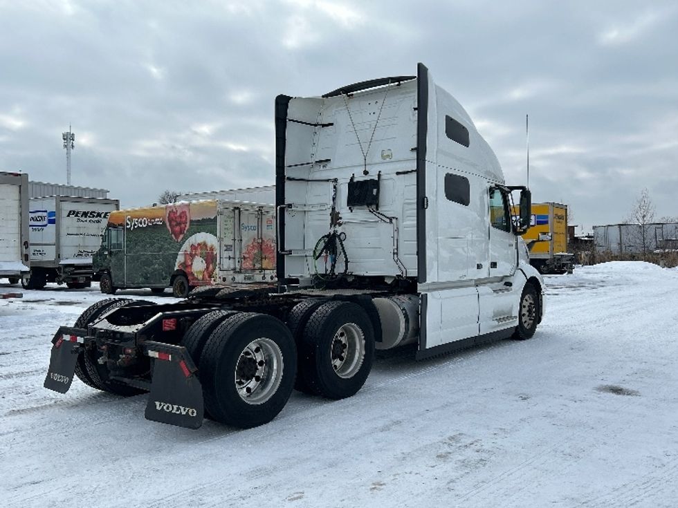Sleeper Tractor-Heavy Duty Tractors-Volvo-2020-VNL64760-Ottawa-ON-835,948\n\t\tkm-$ 81,000 - Image 7