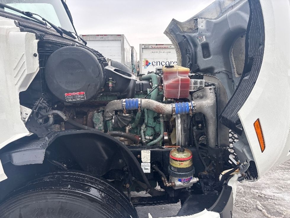 Sleeper Tractor-Heavy Duty Tractors-Volvo-2020-VNL64760-Ottawa-ON-847,207\n\t\tkm-$ 80,250 - Image 20