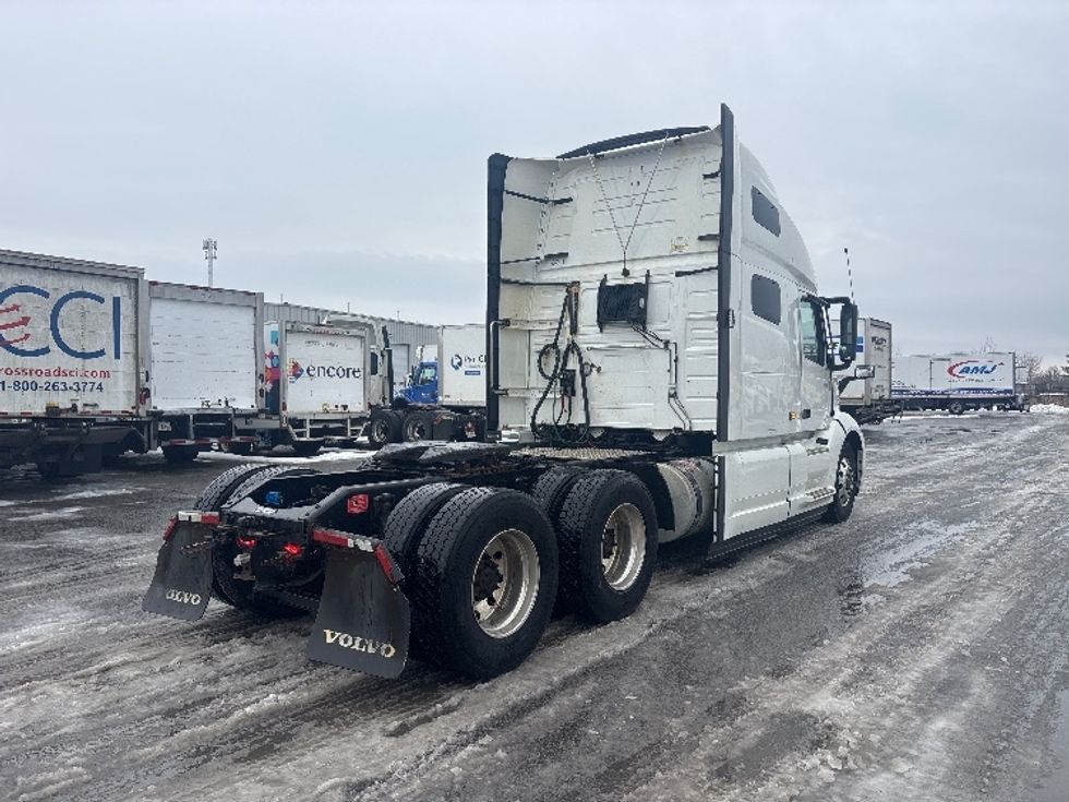 Sleeper Tractor-Heavy Duty Tractors-Volvo-2020-VNL64760-Ottawa-ON-847,207\n\t\tkm-$ 80,250 - Image 7