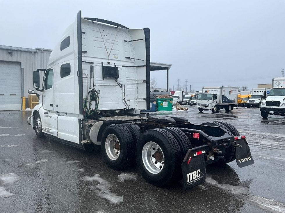 Sleeper Tractor-Heavy Duty Tractors-Volvo-2020-VNL64760-Ottawa-ON-879,189\n\t\tkm-$ 78,500 - Image 5
