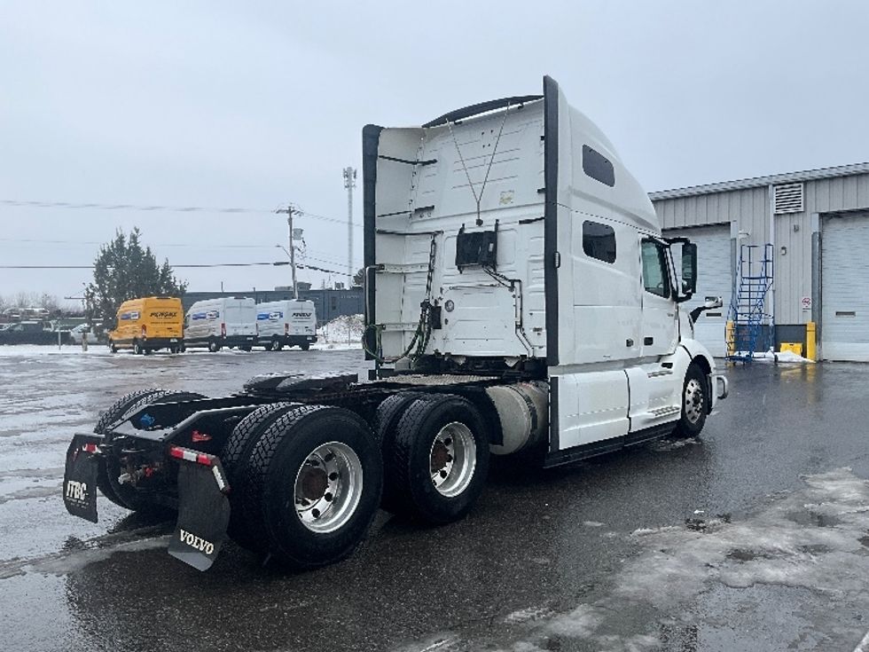 Sleeper Tractor-Heavy Duty Tractors-Volvo-2020-VNL64760-Ottawa-ON-879,189\n\t\tkm-$ 78,500 - Image 7