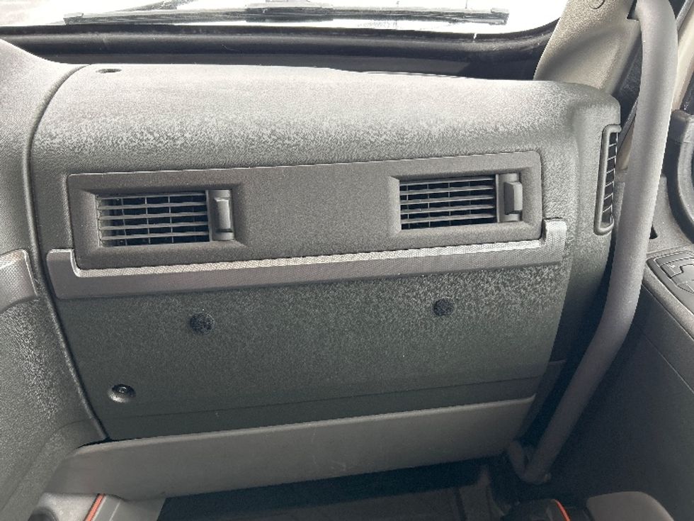 Sleeper Tractor-Heavy Duty Tractors-Volvo-2020-VNL64760-Ottawa-ON-895,494\n\t\tkm-$ 77,500 - Image 14