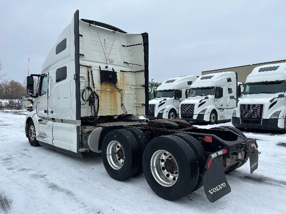 Sleeper Tractor-Heavy Duty Tractors-Volvo-2020-VNL64760-Ottawa-ON-895,494\n\t\tkm-$ 77,500 - Image 5