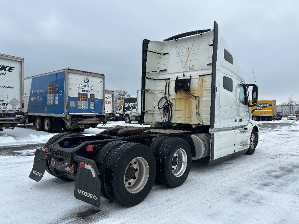 Sleeper Tractor-Heavy Duty Tractors-Volvo-2020-VNL64760-Ottawa-ON-895,494\n\t\tkm-$ 77,500 - Image 7