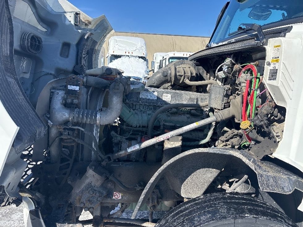 Sleeper Tractor-Heavy Duty Tractors-Volvo-2020-VNL64760-Ottawa-ON-910,328\n\t\tkm-$ 76,750 - Image 20