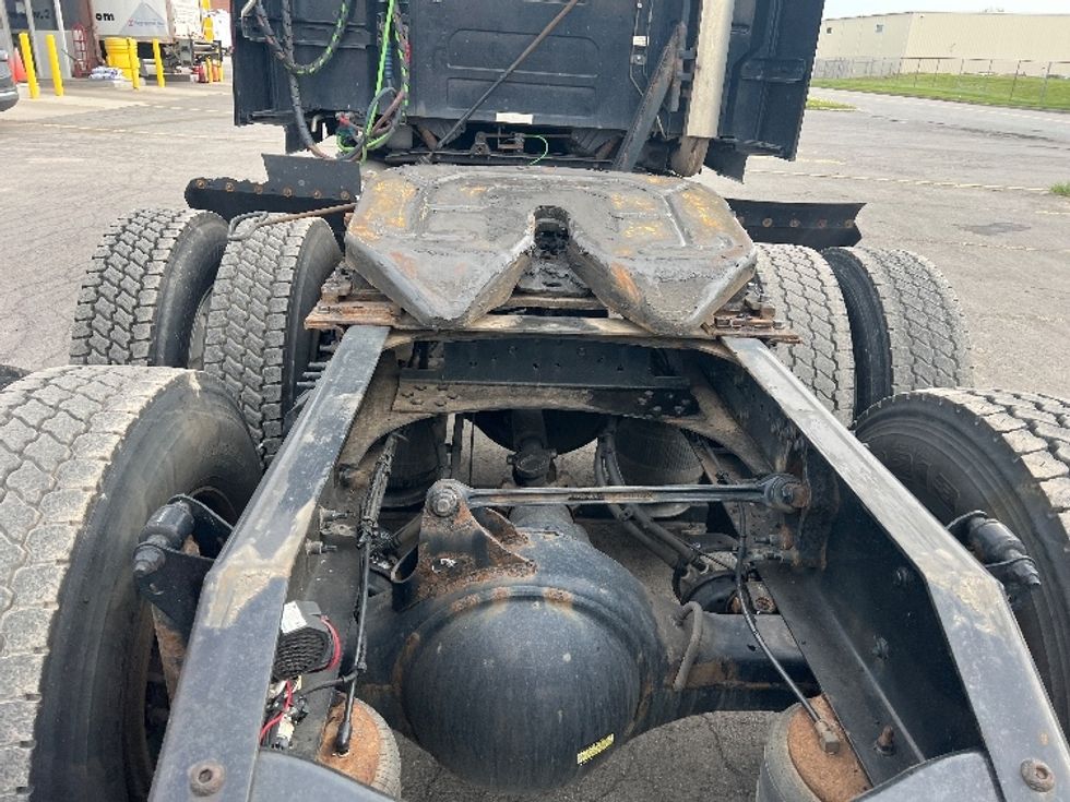 Sleeper Tractor-Heavy Duty Tractors-Volvo-2020-VNL64760-Rochester-NY-427,115\n\t\tmiles-$ 66,750 - Image 6