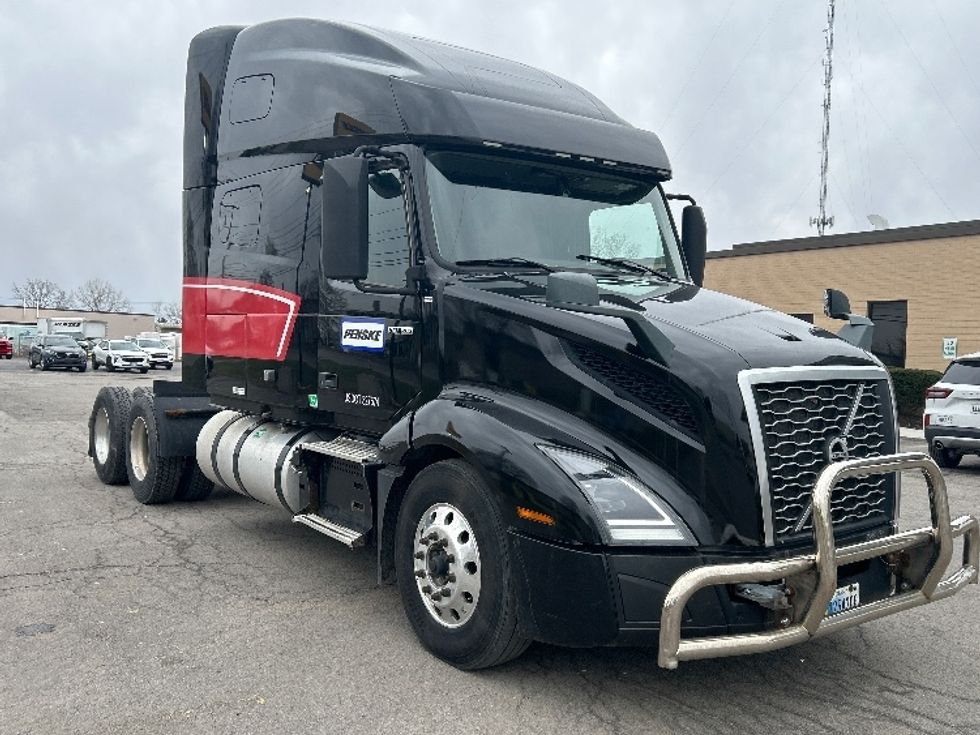 Sleeper Tractor-Heavy Duty Tractors-Volvo-2020-VNL64760-Rochester-NY-456,154\n\t\tmiles-$ 57,000 - Image 1