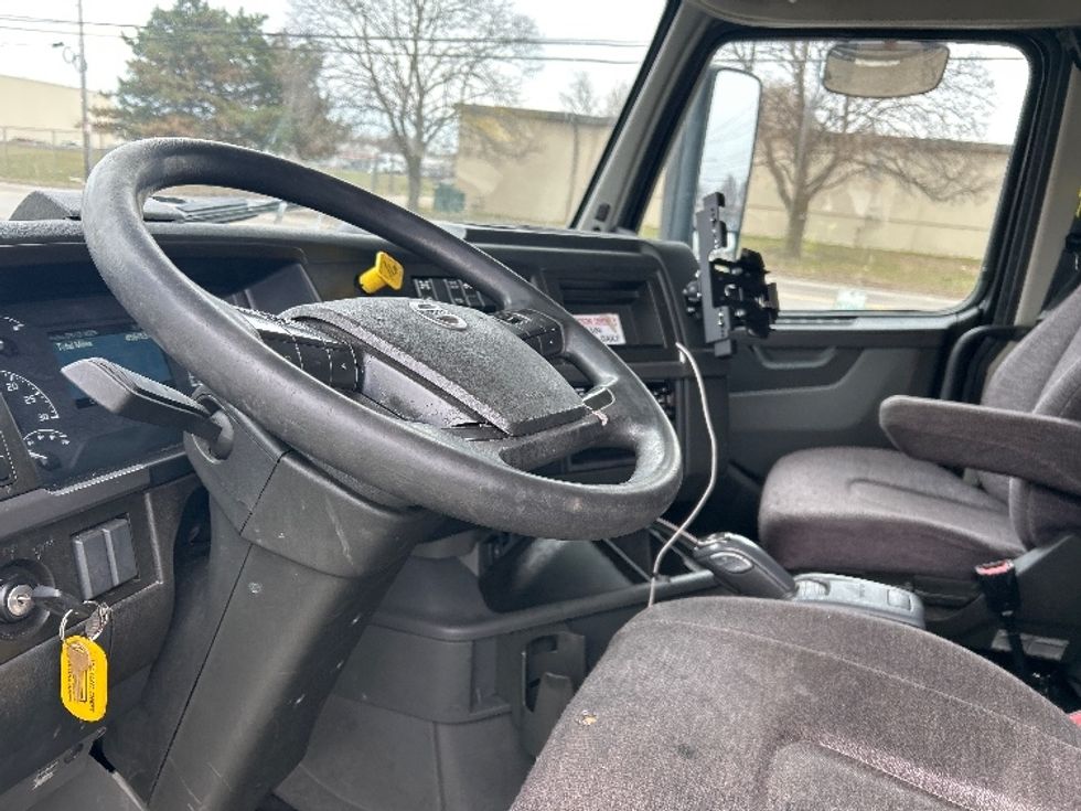 Sleeper Tractor-Heavy Duty Tractors-Volvo-2020-VNL64760-Rochester-NY-456,154\n\t\tmiles-$ 57,000 - Image 10