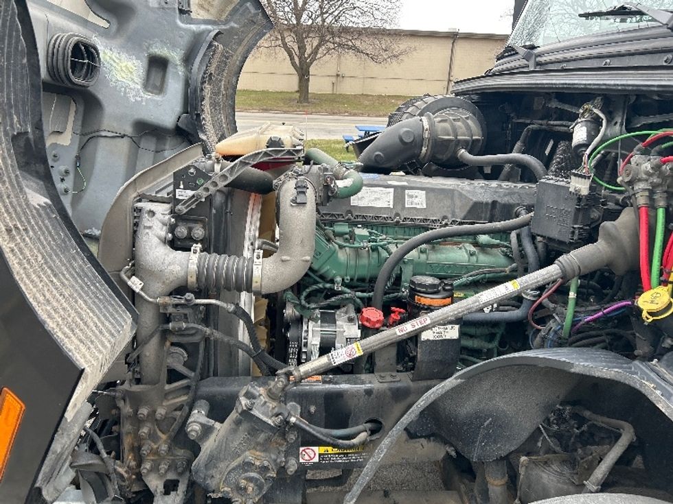 Sleeper Tractor-Heavy Duty Tractors-Volvo-2020-VNL64760-Rochester-NY-456,154\n\t\tmiles-$ 57,000 - Image 16