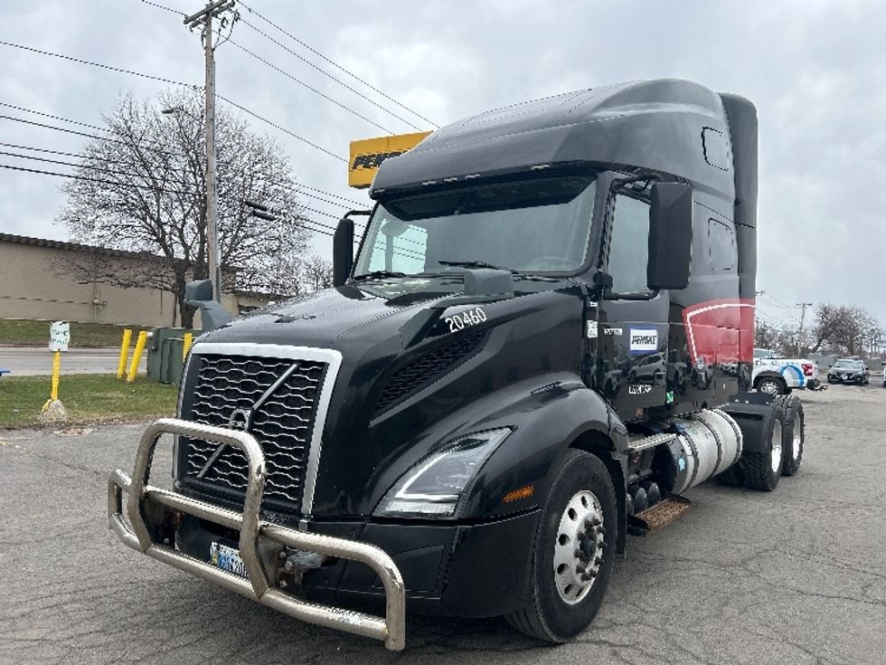 Sleeper Tractor-Heavy Duty Tractors-Volvo-2020-VNL64760-Rochester-NY-456,154\n\t\tmiles-$ 57,000 - Image 3