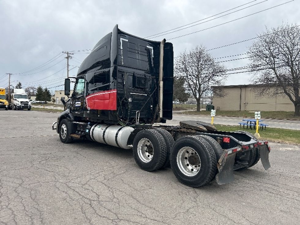 Sleeper Tractor-Heavy Duty Tractors-Volvo-2020-VNL64760-Rochester-NY-456,154\n\t\tmiles-$ 57,000 - Image 5