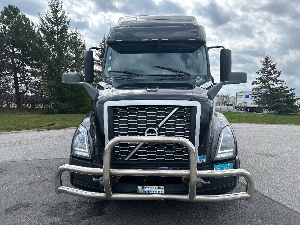 Sleeper Tractor-Heavy Duty Tractors-Volvo-2020-VNL64760-Rochester-NY-468,412\n\t\tmiles-$ 63,500 - Image 2