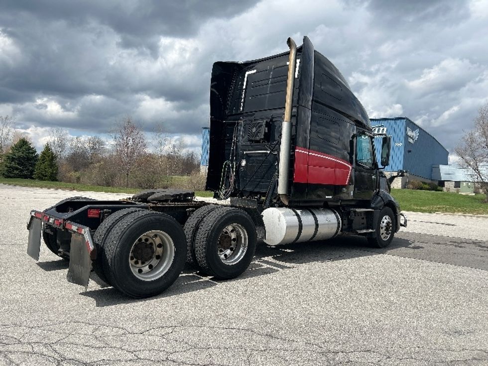 Sleeper Tractor-Heavy Duty Tractors-Volvo-2020-VNL64760-Rochester-NY-468,412\n\t\tmiles-$ 63,500 - Image 7