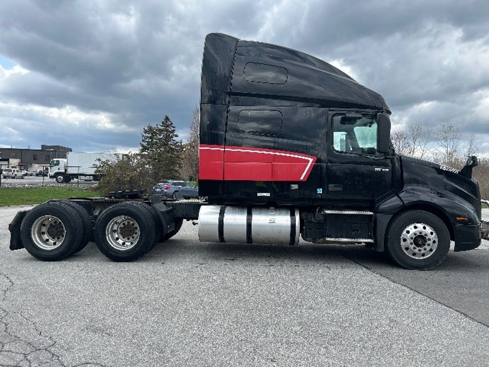 Sleeper Tractor-Heavy Duty Tractors-Volvo-2020-VNL64760-Rochester-NY-468,412\n\t\tmiles-$ 63,500 - Image 8