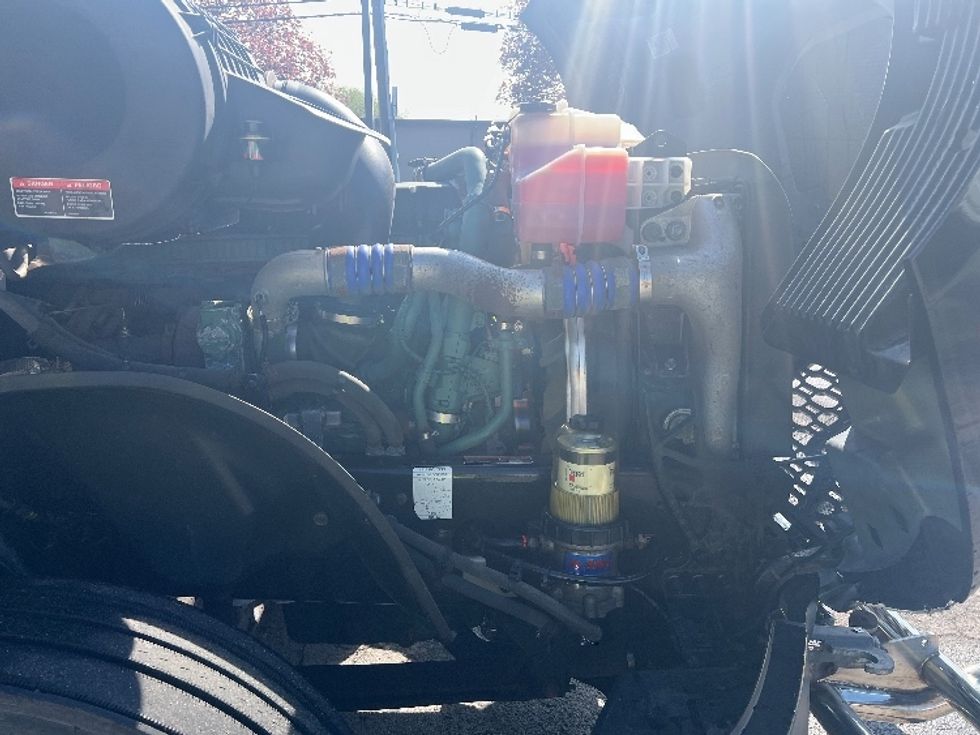 Sleeper Tractor-Heavy Duty Tractors-Volvo-2020-VNL64760-Rochester-NY-476,758\n\t\tmiles-$ 63,500 - Image 15