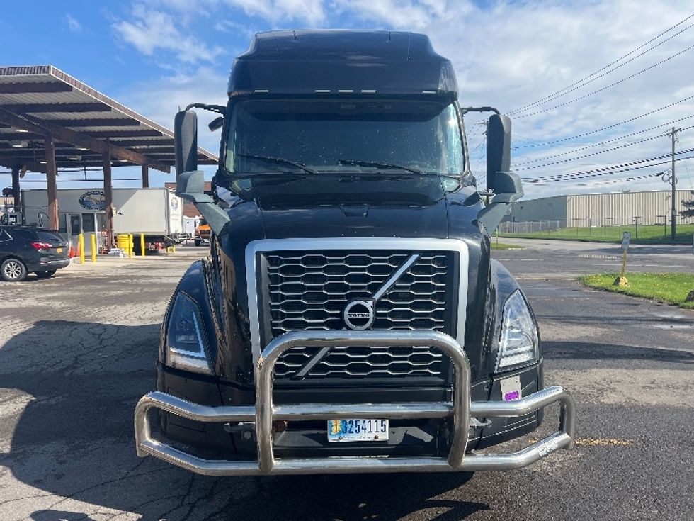 Sleeper Tractor-Heavy Duty Tractors-Volvo-2020-VNL64760-Rochester-NY-476,758\n\t\tmiles-$ 63,500 - Image 2