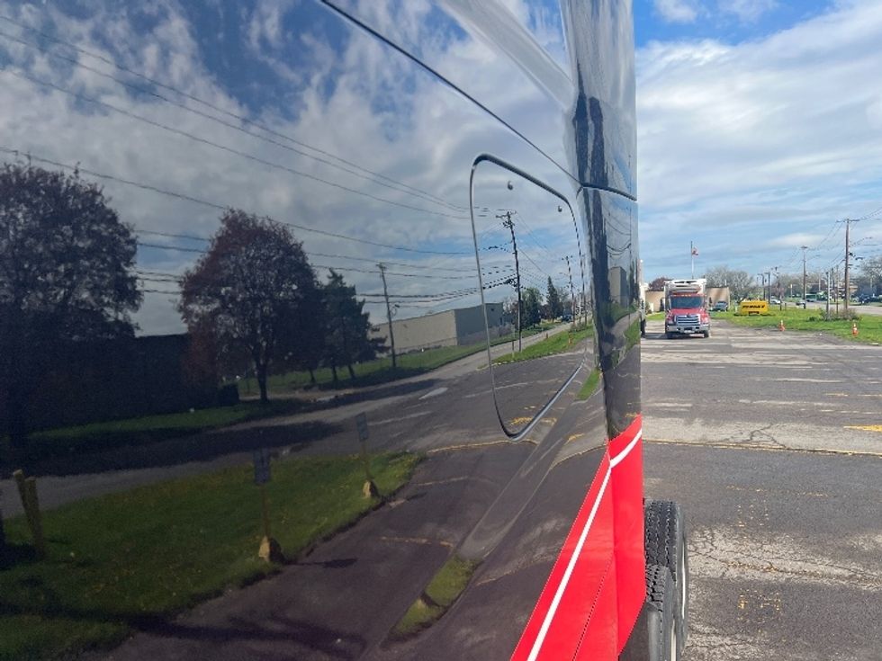 Sleeper Tractor-Heavy Duty Tractors-Volvo-2020-VNL64760-Rochester-NY-476,758\n\t\tmiles-$ 63,500 - Image 21