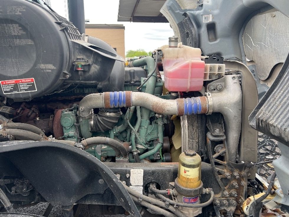 Sleeper Tractor-Heavy Duty Tractors-Volvo-2020-VNL64760-Rochester-NY-548,705\n\t\tmiles-$ 59,250 - Image 20