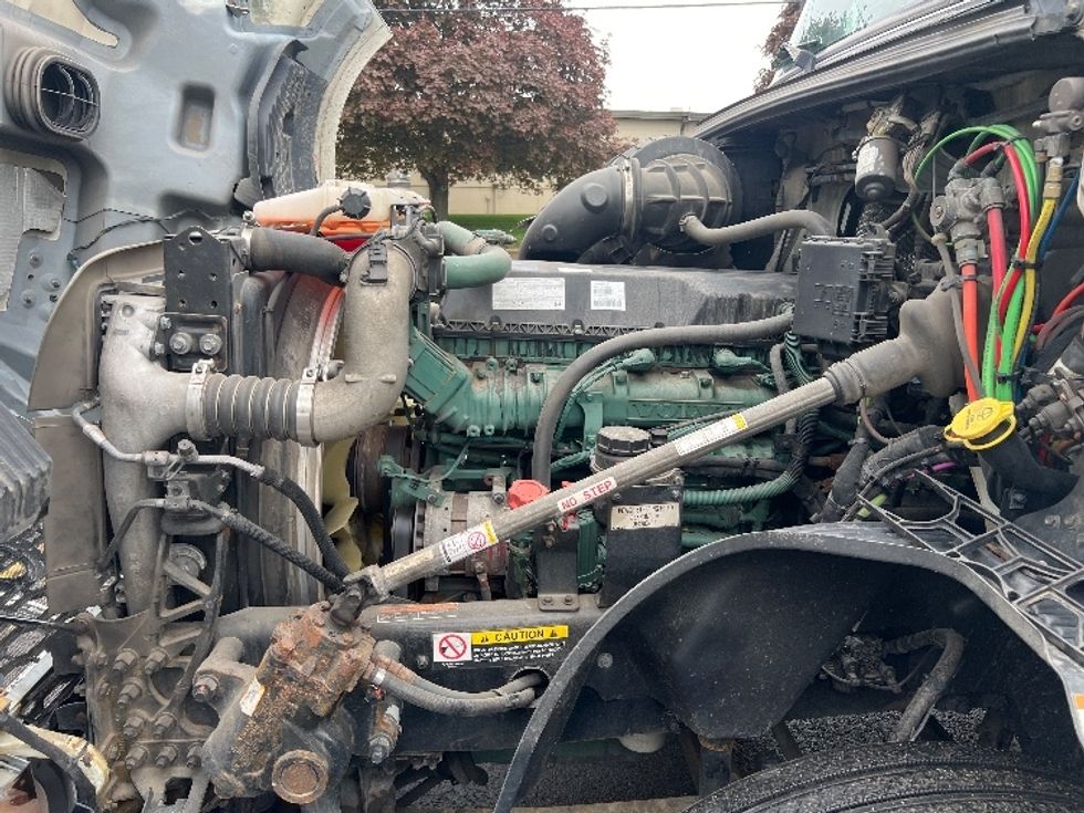 Sleeper Tractor-Heavy Duty Tractors-Volvo-2020-VNL64760-Rochester-NY-548,705\n\t\tmiles-$ 59,250 - Image 21