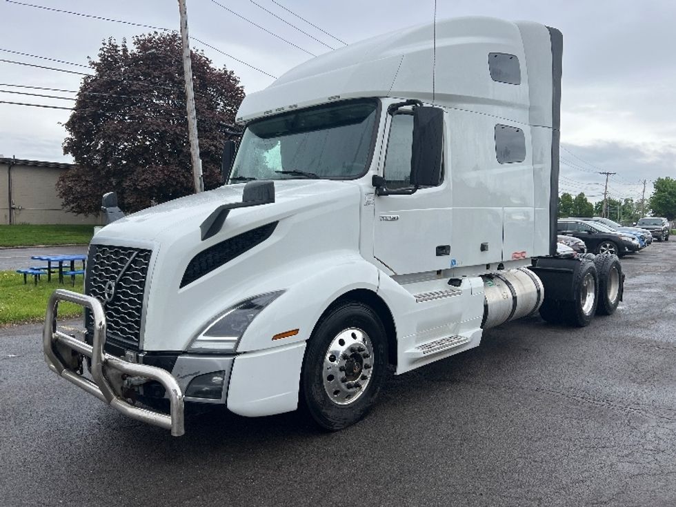 Sleeper Tractor-Heavy Duty Tractors-Volvo-2020-VNL64760-Rochester-NY-548,705\n\t\tmiles-$ 59,250 - Image 3