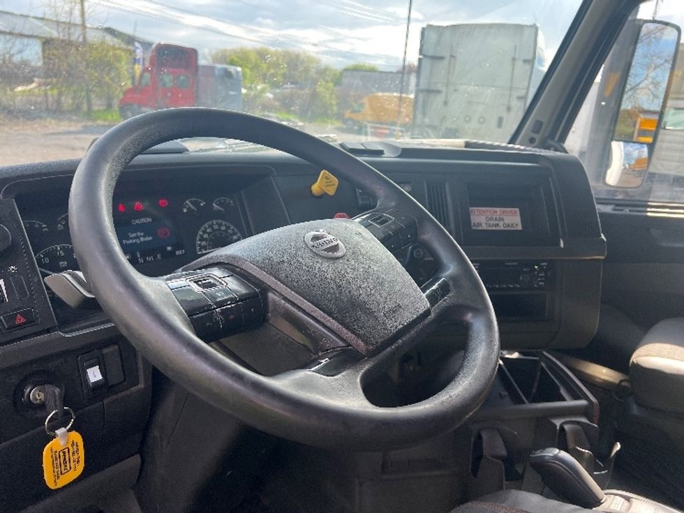 Sleeper Tractor-Heavy Duty Tractors-Volvo-2020-VNL64760-Rochester-NY-554,448\n\t\tmiles-$ 58,750 - Image 10