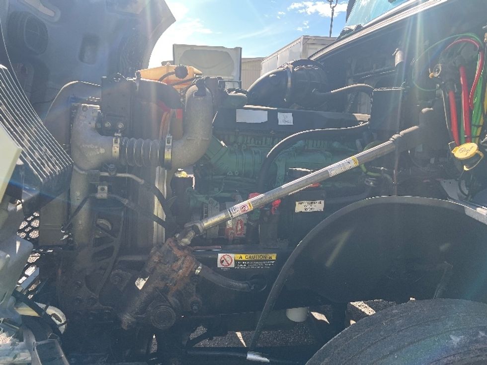 Sleeper Tractor-Heavy Duty Tractors-Volvo-2020-VNL64760-Rochester-NY-554,448\n\t\tmiles-$ 58,750 - Image 21