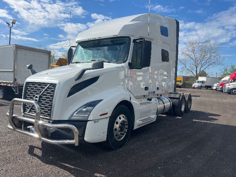 Sleeper Tractor-Heavy Duty Tractors-Volvo-2020-VNL64760-Rochester-NY-554,448\n\t\tmiles-$ 58,750 - Image 3