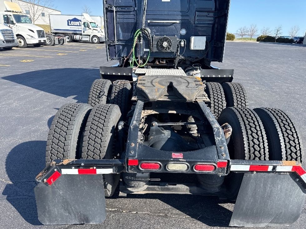 Sleeper Tractor-Heavy Duty Tractors-Volvo-2020-VNL64760-Sheboygan-WI-472,049\n\t\tmiles-$ 60,000 - Image 6