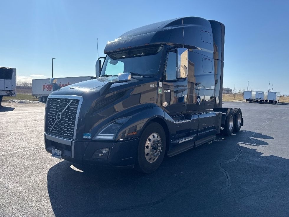 Sleeper Tractor-Heavy Duty Tractors-Volvo-2020-VNL64760-Sheboygan-WI-839,463\n\t\tmiles-$ 36,750 - Image 3