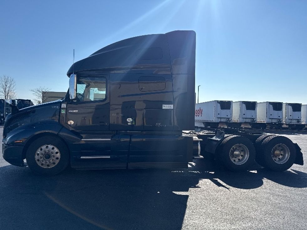 Sleeper Tractor-Heavy Duty Tractors-Volvo-2020-VNL64760-Sheboygan-WI-839,463\n\t\tmiles-$ 36,750 - Image 4