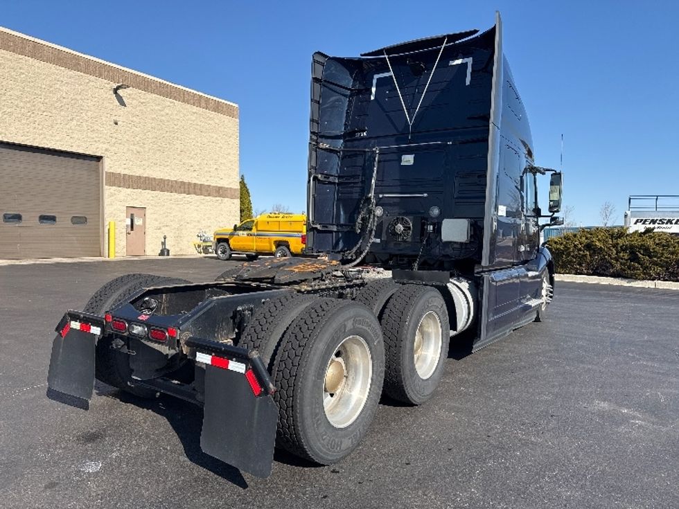 Sleeper Tractor-Heavy Duty Tractors-Volvo-2020-VNL64760-Sheboygan-WI-839,463\n\t\tmiles-$ 36,750 - Image 7