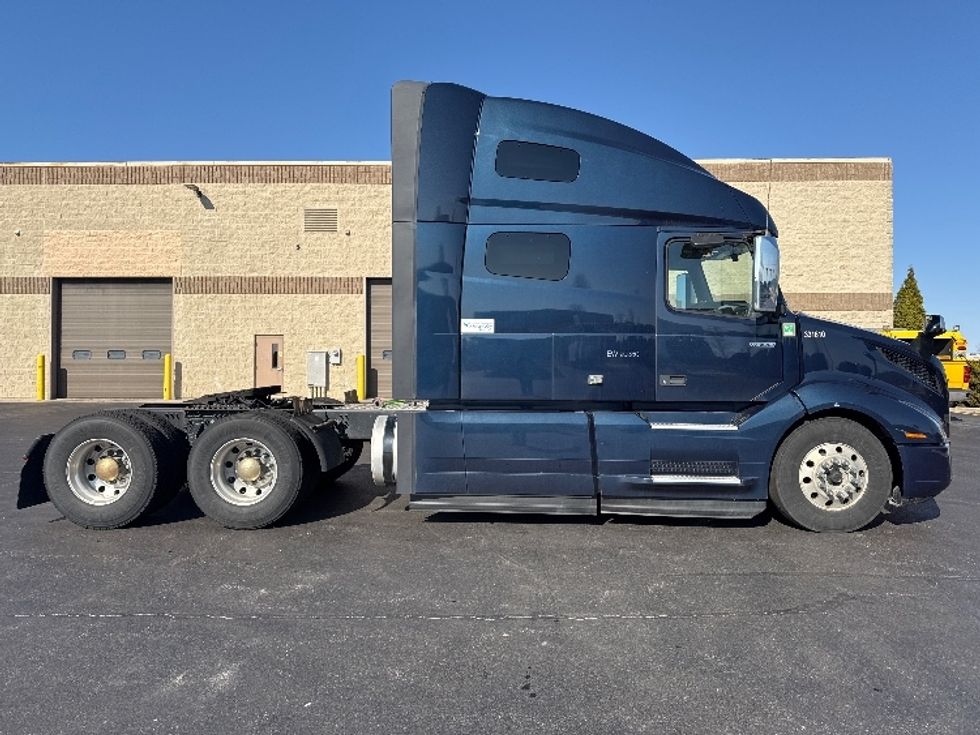 Sleeper Tractor-Heavy Duty Tractors-Volvo-2020-VNL64760-Sheboygan-WI-839,463\n\t\tmiles-$ 36,750 - Image 8