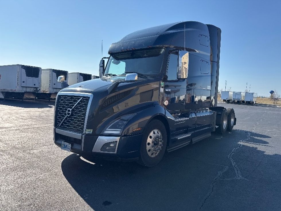 Sleeper Tractor-Heavy Duty Tractors-Volvo-2020-VNL64760-Sheboygan-WI-863,153\n\t\tmiles-$ 35,000 - Image 3