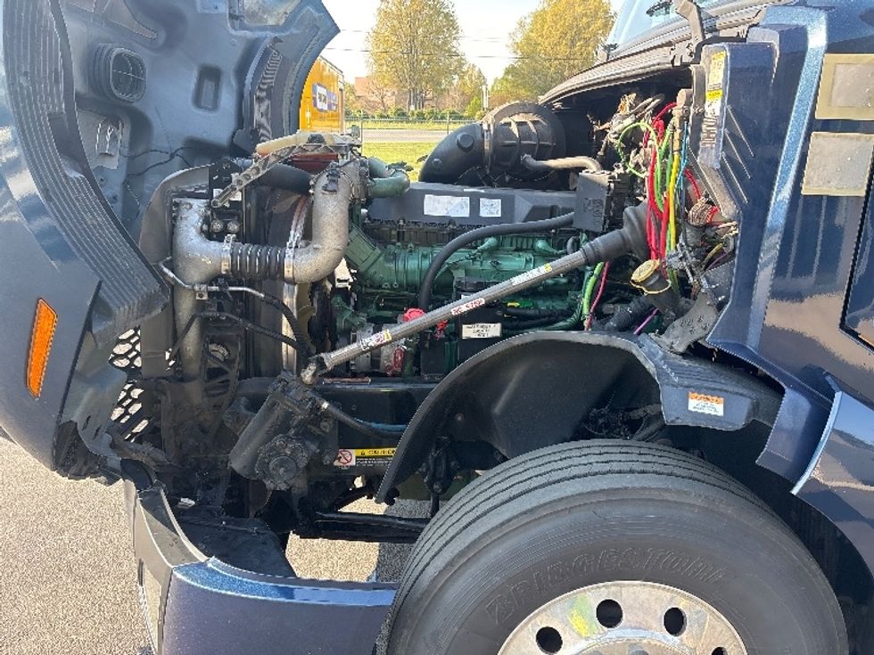 Sleeper Tractor-Heavy Duty Tractors-Volvo-2020-VNL64760-Spartanburg-SC-538,990\n\t\tmiles-$ 57,750 - Image 21