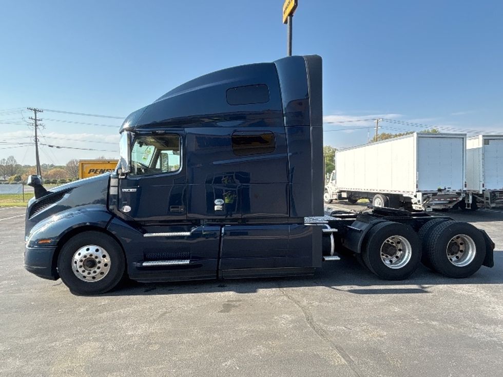 Sleeper Tractor-Heavy Duty Tractors-Volvo-2020-VNL64760-Spartanburg-SC-538,990\n\t\tmiles-$ 57,750 - Image 4