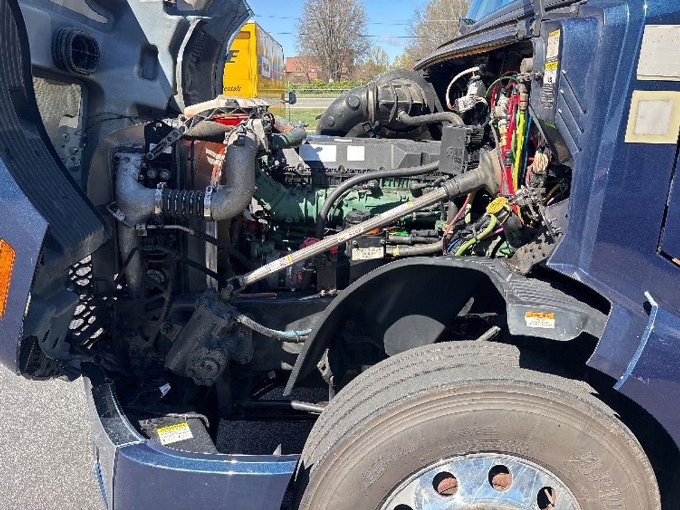 Sleeper Tractor-Heavy Duty Tractors-Volvo-2020-VNL64760-Spartanburg-SC-578,656\n\t\tmiles-$ 57,000 - Image 21