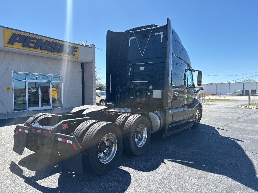 Sleeper Tractor-Heavy Duty Tractors-Volvo-2020-VNL64760-Spartanburg-SC-578,656\n\t\tmiles-$ 57,000 - Image 7