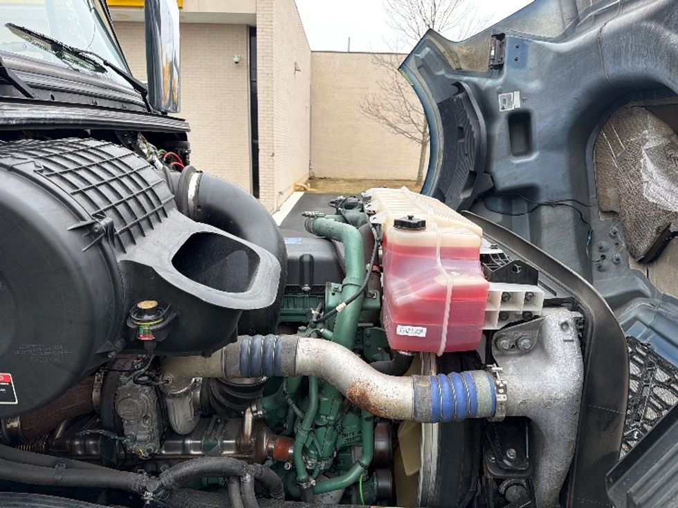 Sleeper Tractor-Heavy Duty Tractors-Volvo-2020-VNL64760-Spartanburg-SC-621,071\n\t\tmiles-$ 54,250 - Image 20