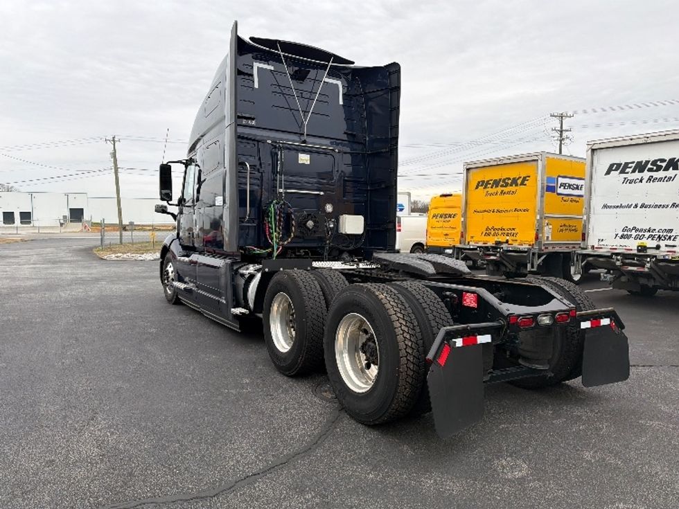 Sleeper Tractor-Heavy Duty Tractors-Volvo-2020-VNL64760-Spartanburg-SC-621,071\n\t\tmiles-$ 54,250 - Image 5