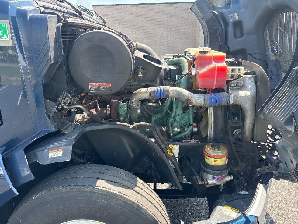 Sleeper Tractor-Heavy Duty Tractors-Volvo-2020-VNL64760-Spartanburg-SC-656,472\n\t\tmiles-$ 47,500 - Image 20