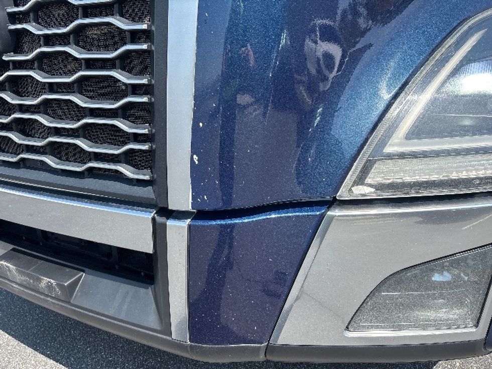 Sleeper Tractor-Heavy Duty Tractors-Volvo-2020-VNL64760-Spartanburg-SC-656,472\n\t\tmiles-$ 47,500 - Image 25