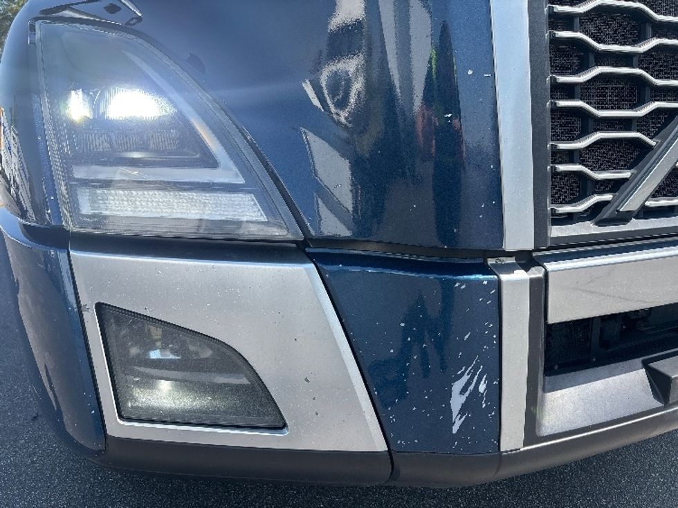 Sleeper Tractor-Heavy Duty Tractors-Volvo-2020-VNL64760-Spartanburg-SC-656,472\n\t\tmiles-$ 47,500 - Image 26