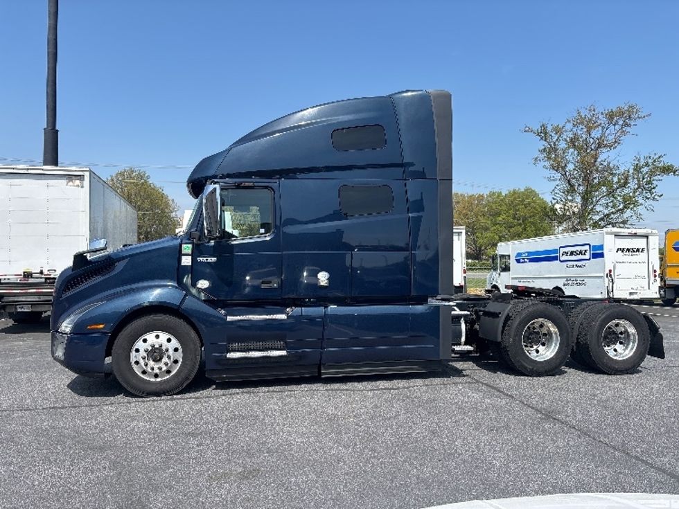 Sleeper Tractor-Heavy Duty Tractors-Volvo-2020-VNL64760-Spartanburg-SC-656,472\n\t\tmiles-$ 47,500 - Image 4